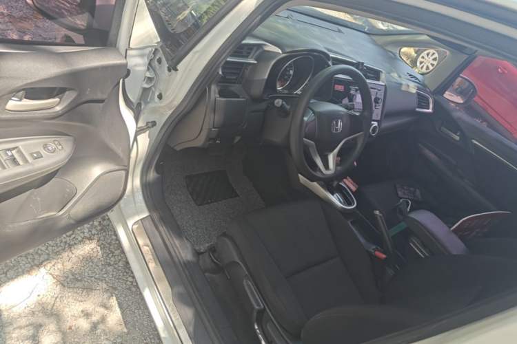 Used Honda Fit 2014 1.5L SE CVT Fashion Model Driver Seat