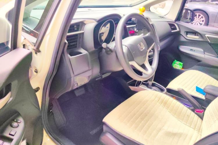 Used Honda Fit 2014 1.5L SE CVT Fashion Model Driver Seat