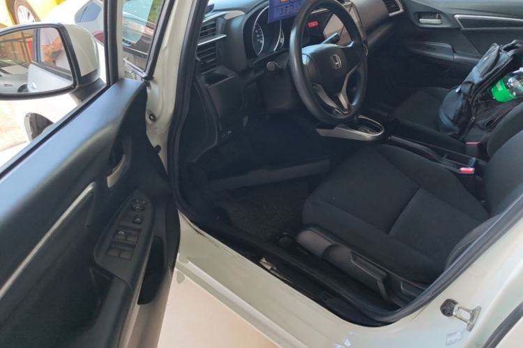 Used Honda Fit 2014 1.5L SE CVT Fashion Model Driver Seat