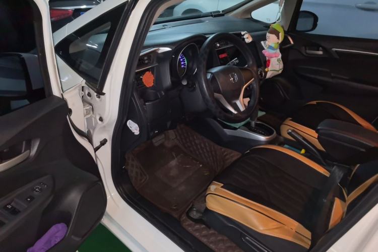 Used Honda Fit 2014 1.5L SE CVT Fashion Model Driver Seat