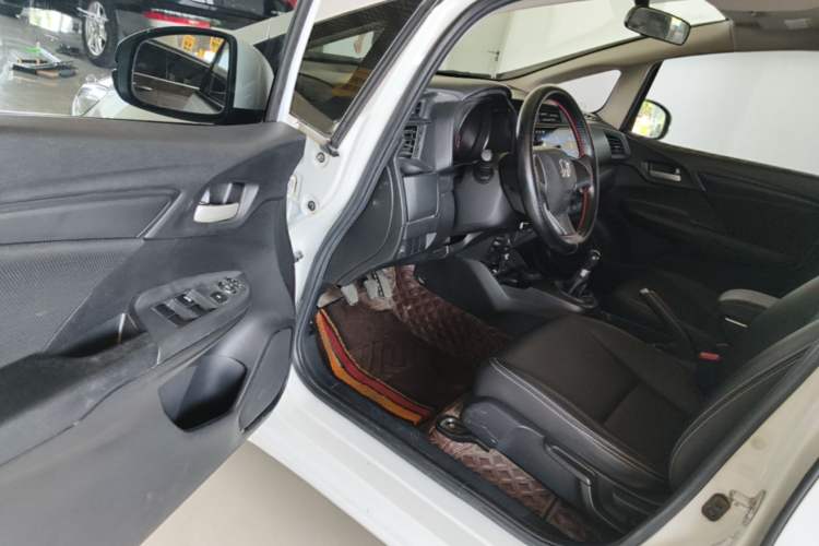 Used Honda Fit 2014 1.5L LX Manual Comfort Model Driver Seat