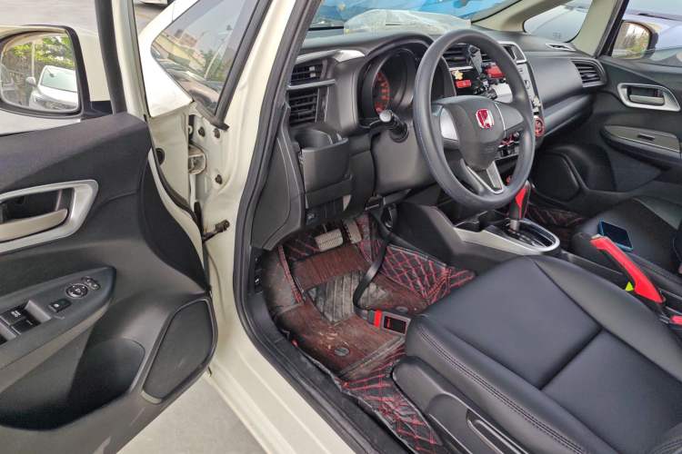 Used Honda Fit 2014 1.5L LX CVT Comfort Model Driver Seat