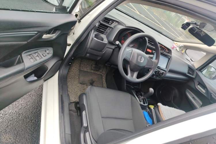 Used Honda Fit 2014 1.5L LX CVT Comfort Model Driver Seat