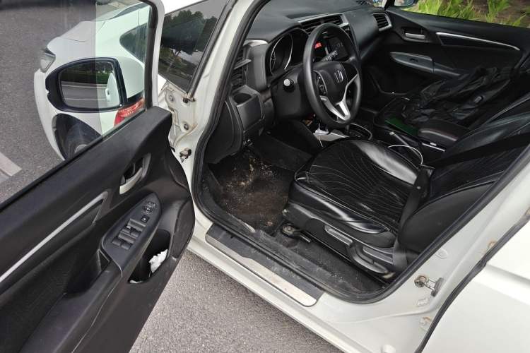 Used Honda Fit 2014 1.5L SE CVT Fashion Model Driver Seat