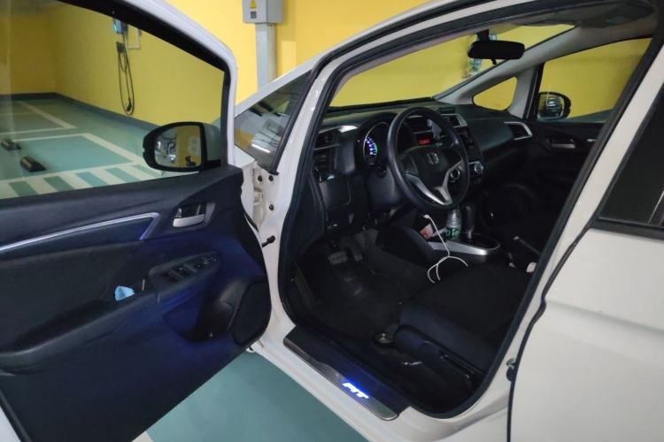 Used Honda Fit 2014 1.5L SE CVT Fashion Model Driver Seat