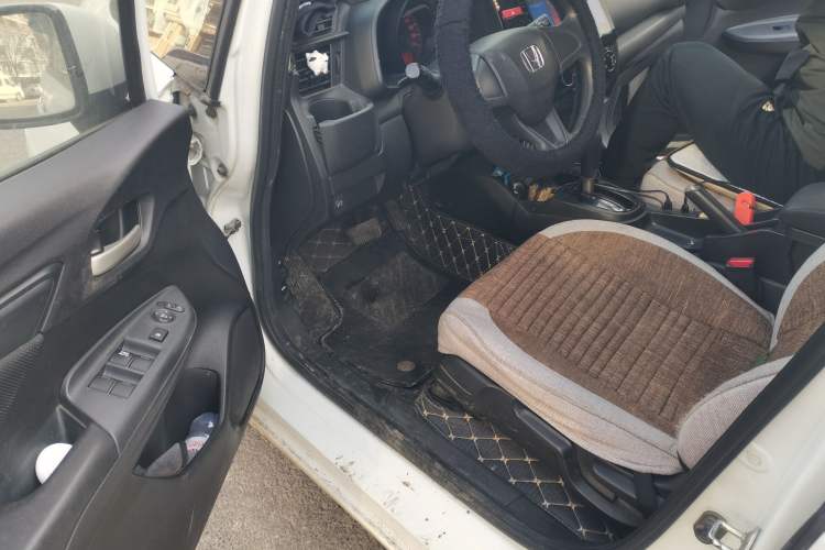 Used Honda Fit 2014 1.5L LX CVT Comfort Model Driver Seat