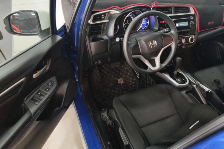 Used Honda Fit 2014 1.5L SE CVT Fashion Model Driver Seat