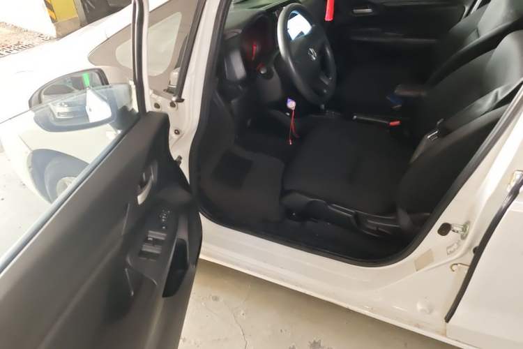 Used Honda Fit 2014 1.5L LX CVT Comfort Model Driver Seat