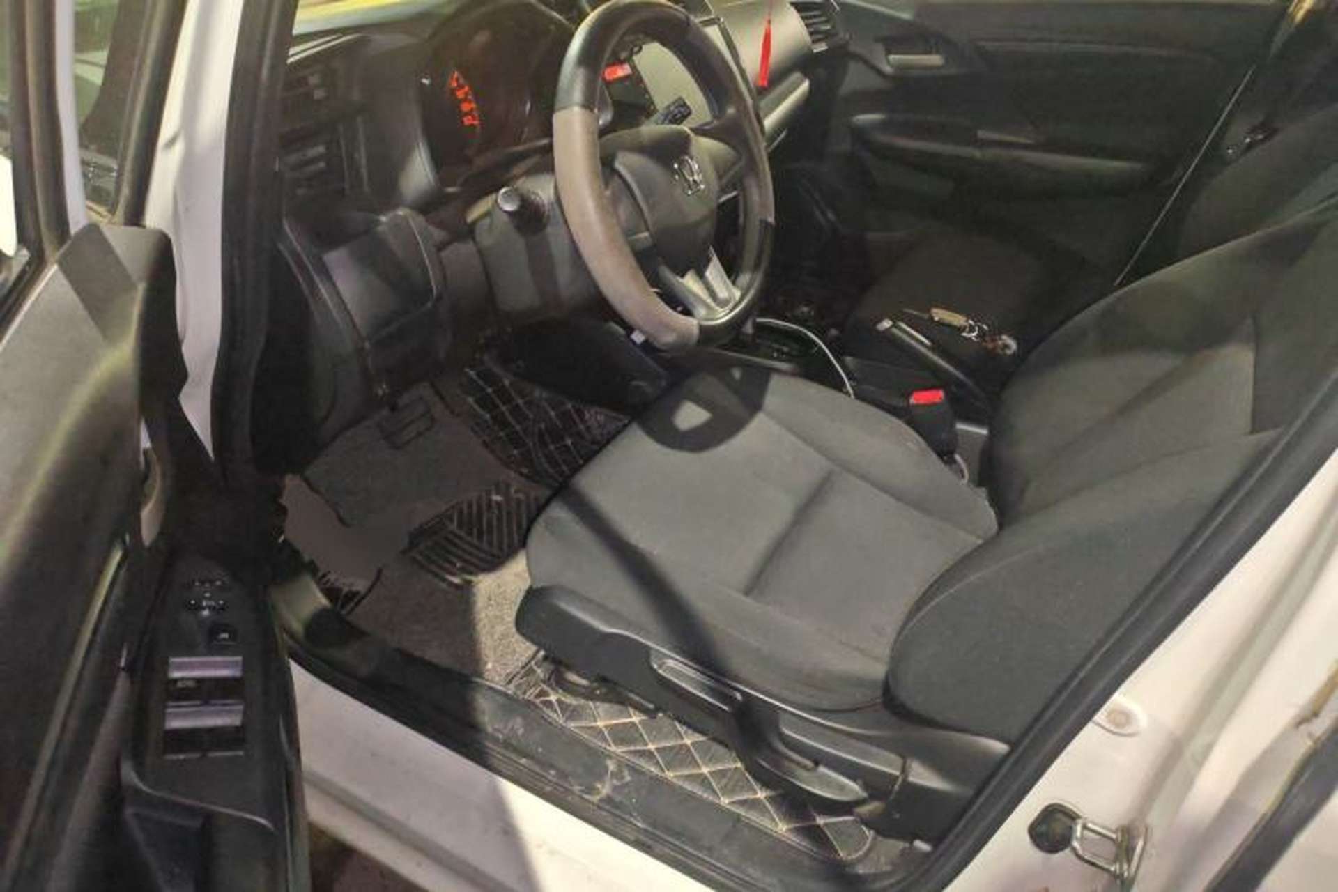 Used Honda Fit 2014 1.5L LX CVT Comfort Model Driver Seat