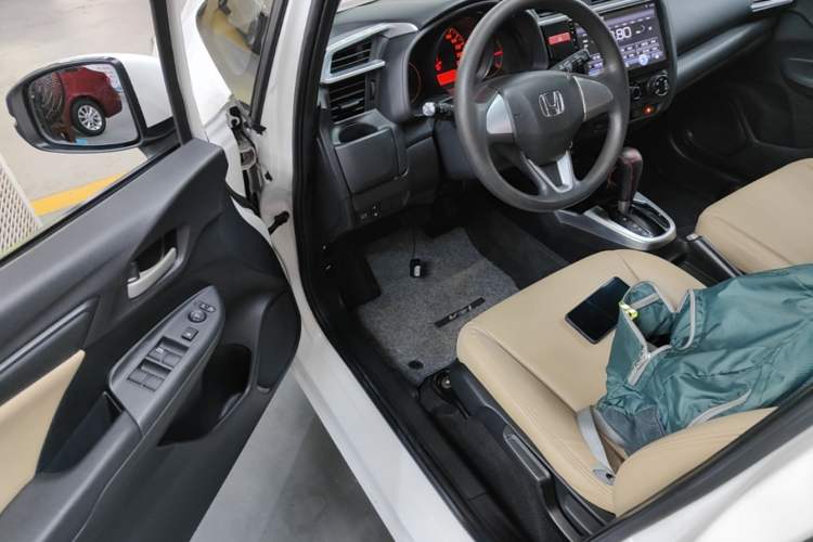Used Honda Fit 2014 1.5L LX CVT Comfort Model Driver Seat