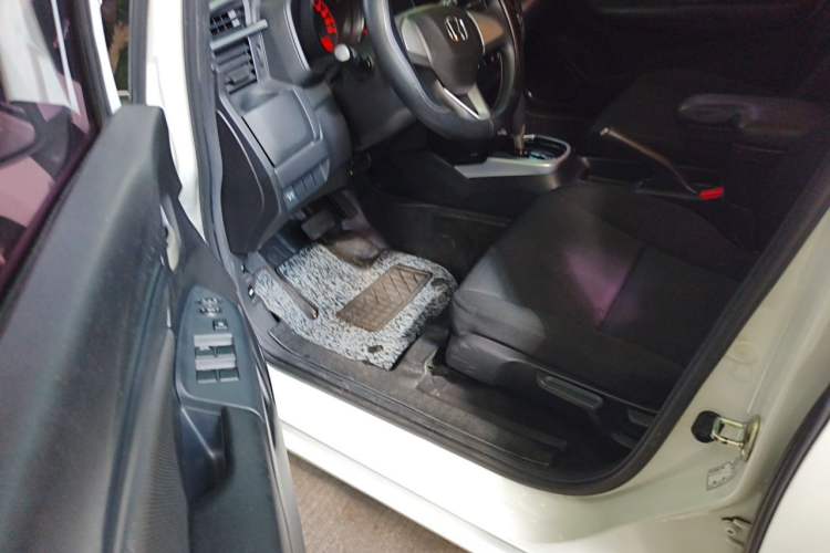 Used Honda Fit 2014 1.5L LX CVT Comfort Model Driver Seat