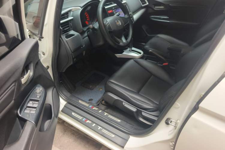 Used Honda Fit 2014 1.5L LX CVT Comfort Model Driver Seat