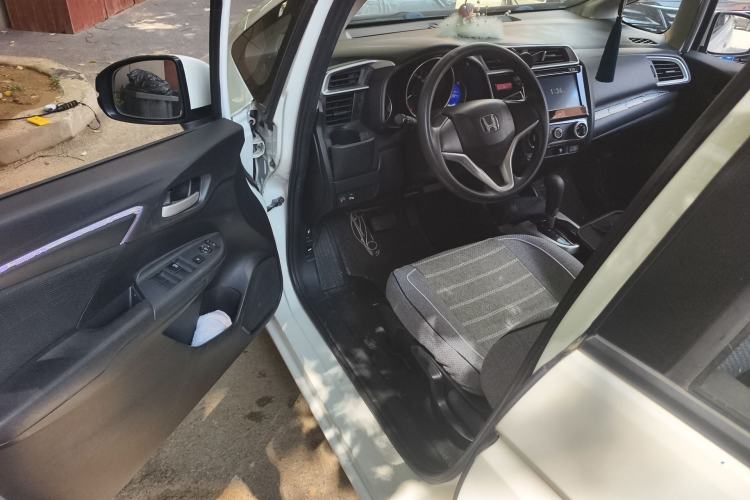 Used Honda Fit 2014 1.5L SE CVT Fashion Model Driver Seat