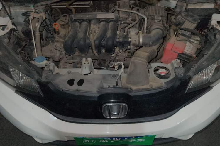Used Honda Fit 2014 1.5L SE CVT Fashion Model Engine Bay