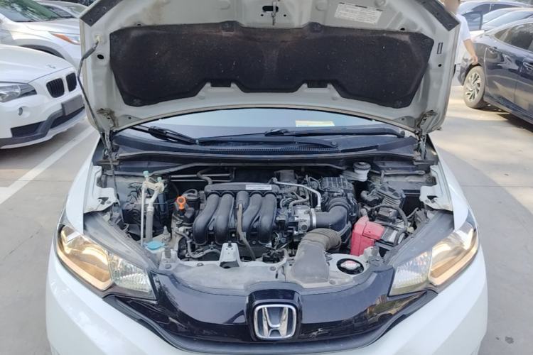 Used Honda Fit 2014 1.5L SE CVT Fashion Model Engine Bay