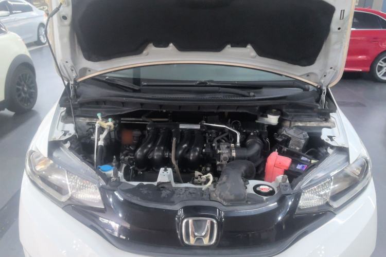 Used Honda Fit 2014 1.5L SE CVT Fashion Model Engine Bay