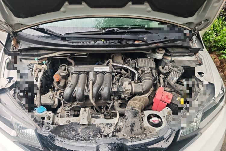 Used Honda Fit 2014 1.5L SE CVT Fashion Model Engine Bay