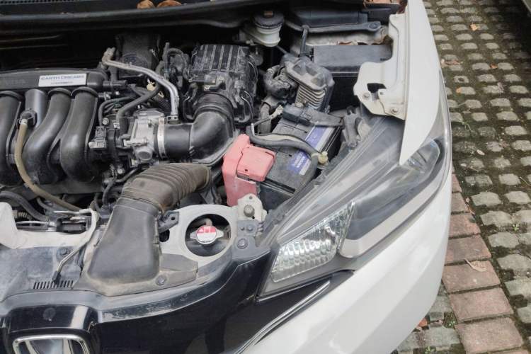 Used Honda Fit 2014 1.5L EXLI CVT Leading Model Engine Bay Left