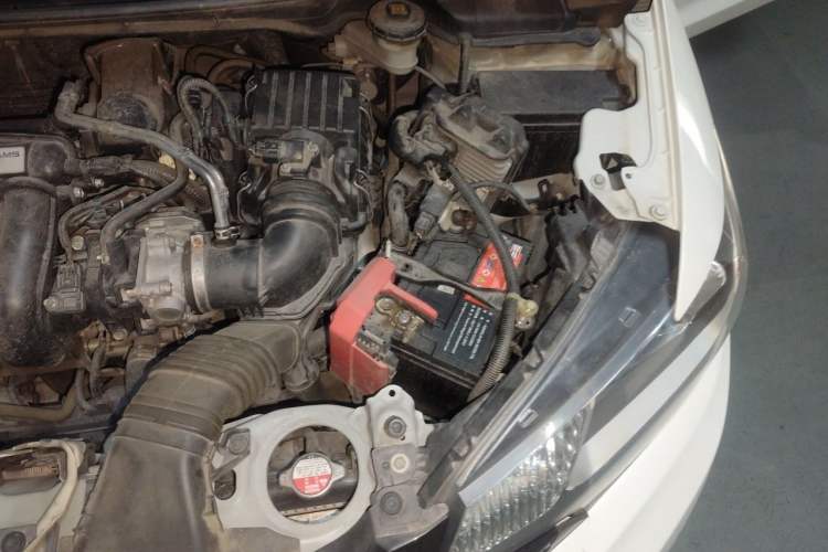 Used Honda Fit 2014 1.5L SE CVT Fashion Model Engine Bay Left