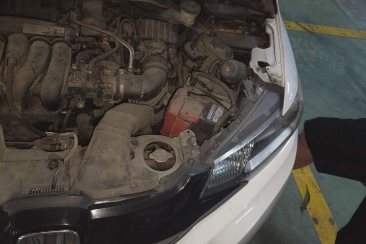 Used Honda Fit 2014 1.5L LX CVT Comfort Model Engine Bay Left