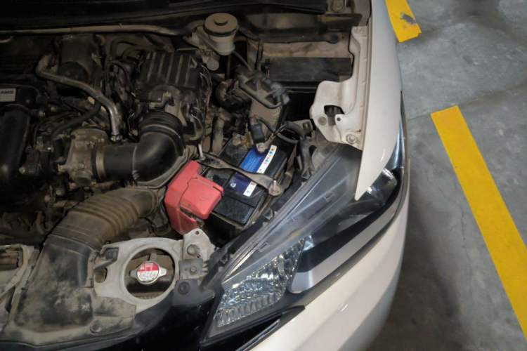 Used Honda Fit 2014 1.5L EX CVT Elite Model Engine Bay Left
