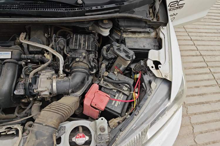 Used Honda Fit 2014 1.5L SE CVT Fashion Model Engine Bay Left