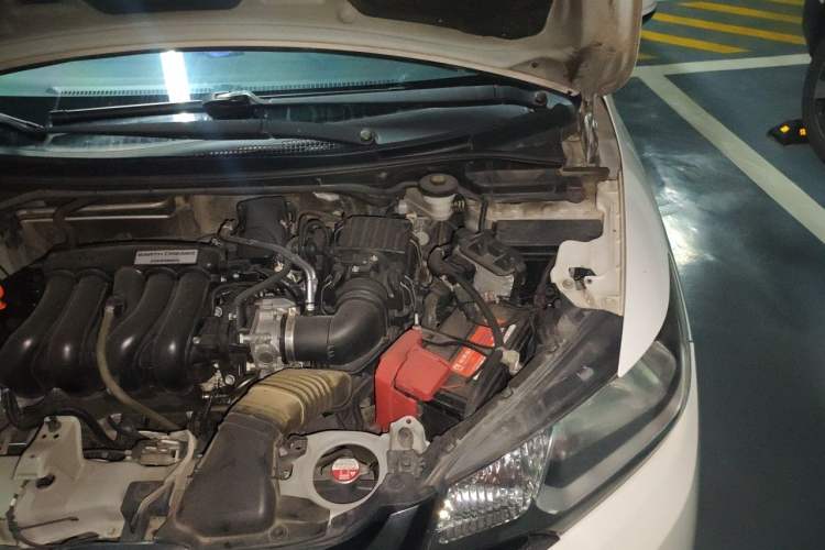 Used Honda Fit 2014 1.5L SE CVT Fashion Model Engine Bay Left
