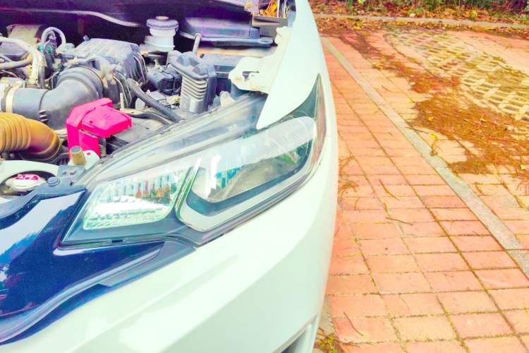 Used Honda Fit 2014 1.5L SE CVT Fashion Model Engine Bay Left