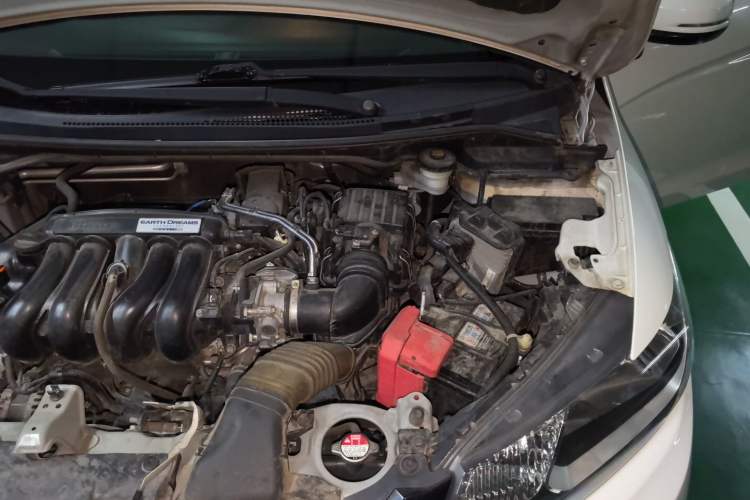Used Honda Fit 2014 1.5L SE CVT Fashion Model Engine Bay Left