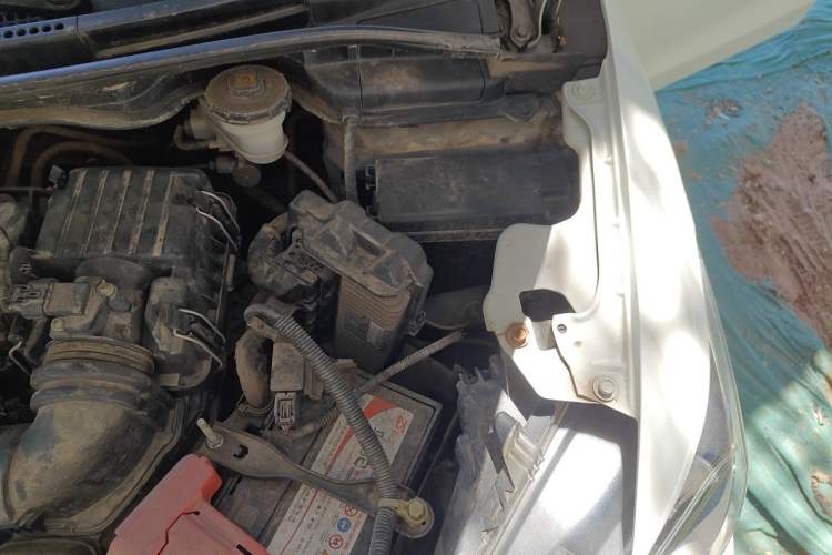 Used Honda Fit 2014 1.5L SE CVT Fashion Model Engine Bay Left
