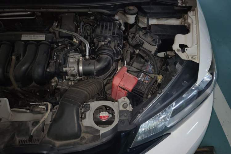 Used Honda Fit 2014 1.5L SE CVT Fashion Model Engine Bay Left