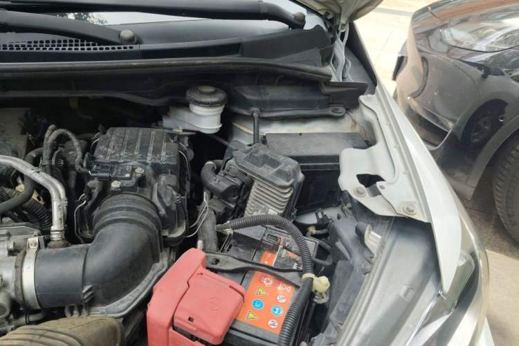 Used Honda Fit 2014 1.5L SE CVT Fashion Model Engine Bay Left