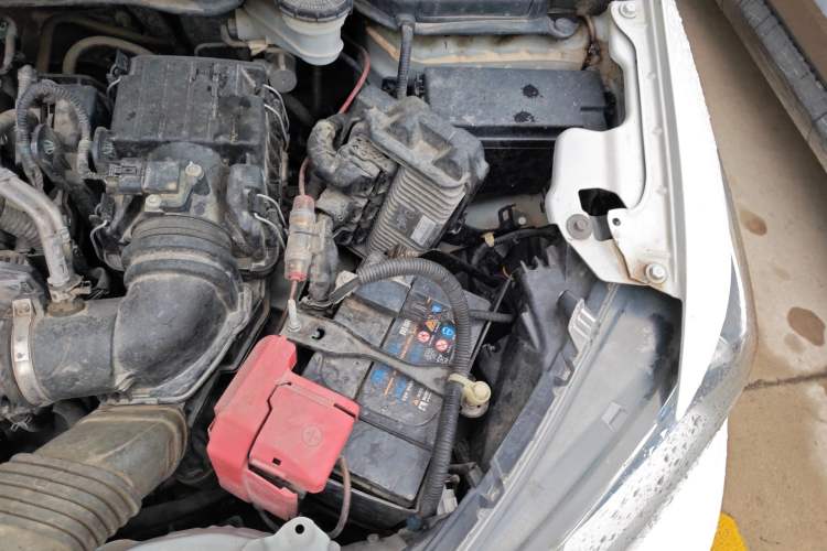 Used Honda Fit 2014 1.5L SE CVT Fashion Model Engine Bay Left