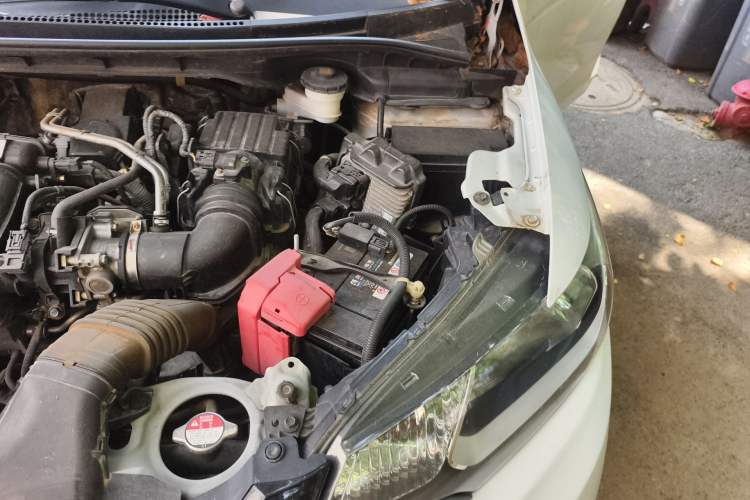 Used Honda Fit 2014 1.5L SE CVT Fashion Model Engine Bay Left
