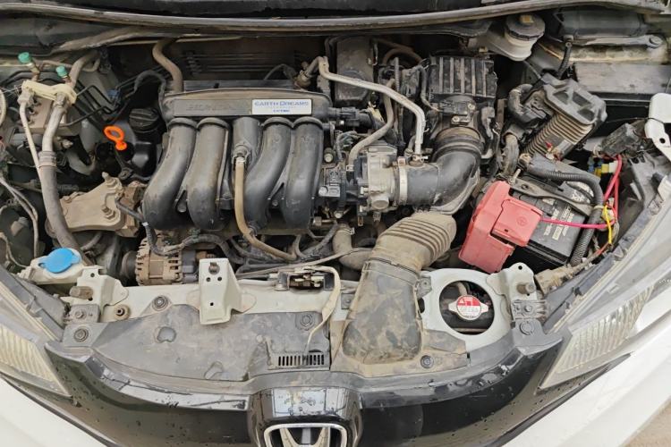 Used Honda Fit 2014 1.5L SE CVT Fashion Model Engine Bay