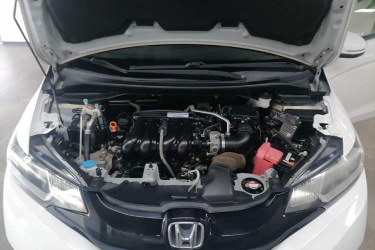 Used Honda Fit 2014 1.5L SE CVT Fashion Model Engine Bay