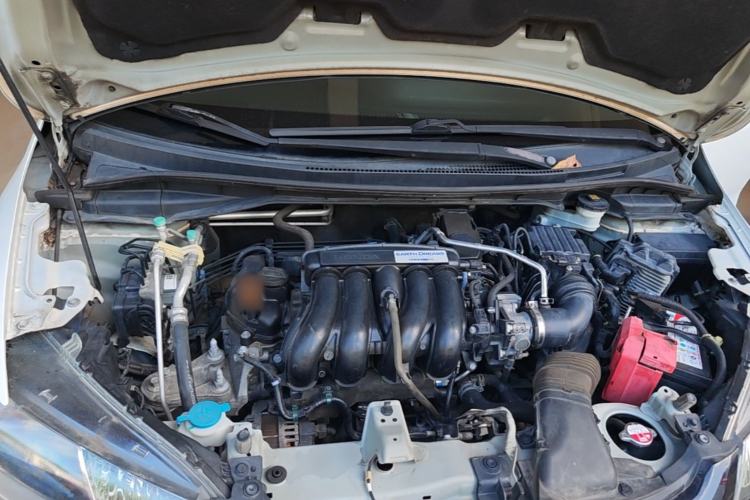Used Honda Fit 2014 1.5L SE CVT Fashion Model Engine Bay