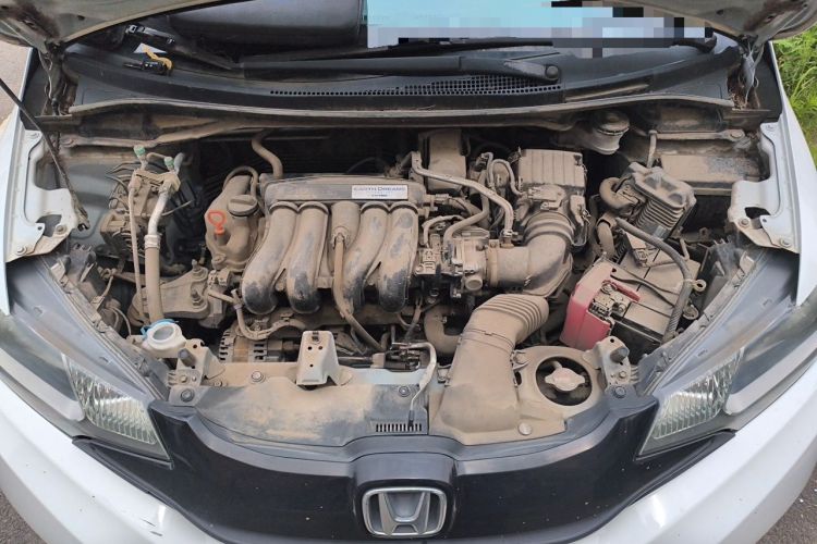 Used Honda Fit 2014 1.5L SE CVT Fashion Model Engine Bay
