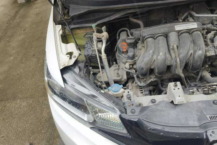 Used Honda Fit 2014 1.5L LX CVT Comfort Model Engine Bay Right