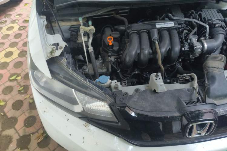 Used Honda Fit 2014 1.5L LX CVT Comfort Model Engine Bay Right