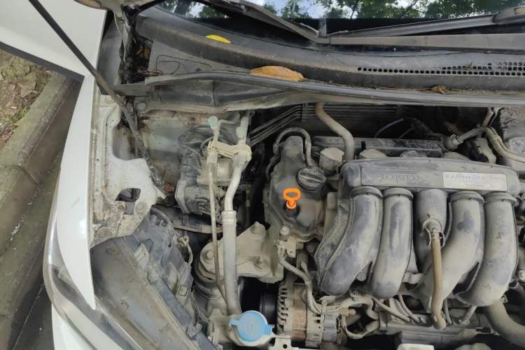 Used Honda Fit 2014 1.5L LX CVT Comfort Model Engine Bay Right