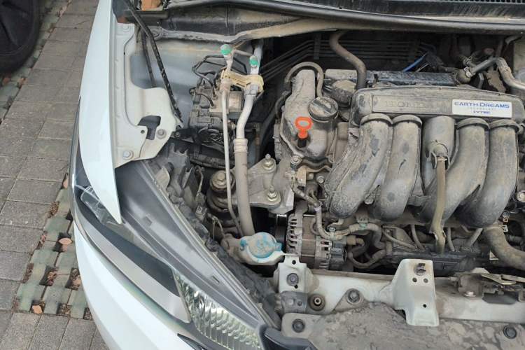 Used Honda Fit 2014 1.5L EX CVT Elite Model Engine Bay Right