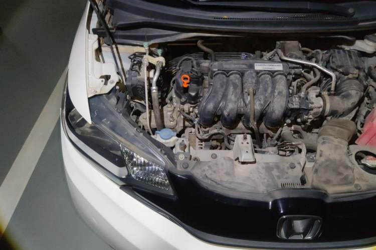 Used Honda Fit 2014 1.5L SE CVT Fashion Model Engine Bay Right