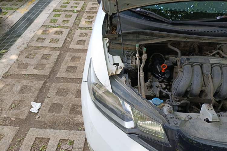 Used Honda Fit 2014 1.5L LX CVT Comfort Model Engine Bay Right