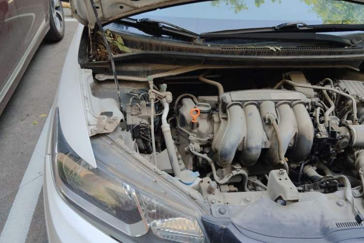 Used Honda Fit 2014 1.5L LX CVT Comfort Model Engine Bay Right