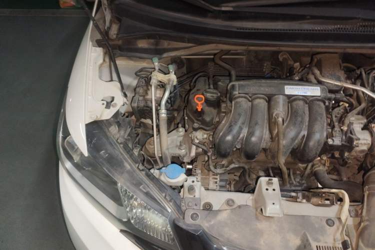 Used Honda Fit 2014 1.5L SE CVT Fashion Model Engine Bay Right