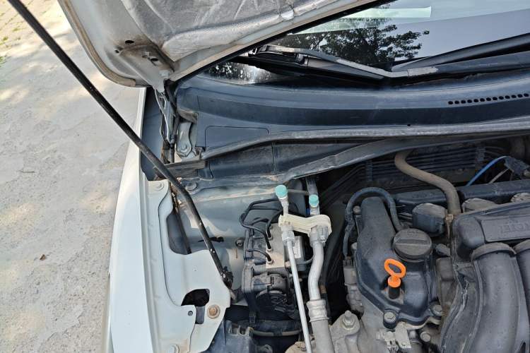 Used Honda Fit 2014 1.5L LX CVT Comfort Model Engine Bay Right