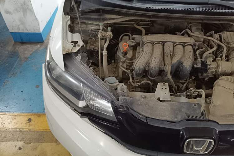 Used Honda Fit 2014 1.5L LX CVT Comfort Model Engine Bay Right