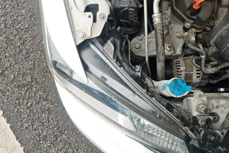 Used Honda Fit 2014 1.5L SE CVT Fashion Model Engine Bay Right