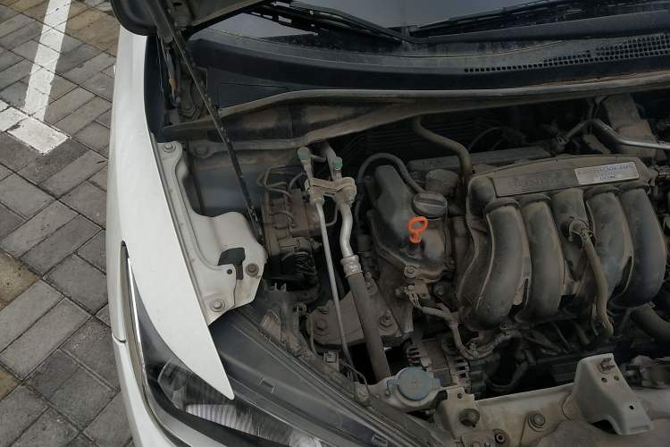 Used Honda Fit 2014 1.5L LX CVT Comfort Model Engine Bay Right